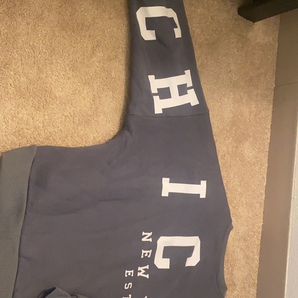 Sweatshirt - Picture 2 of 3